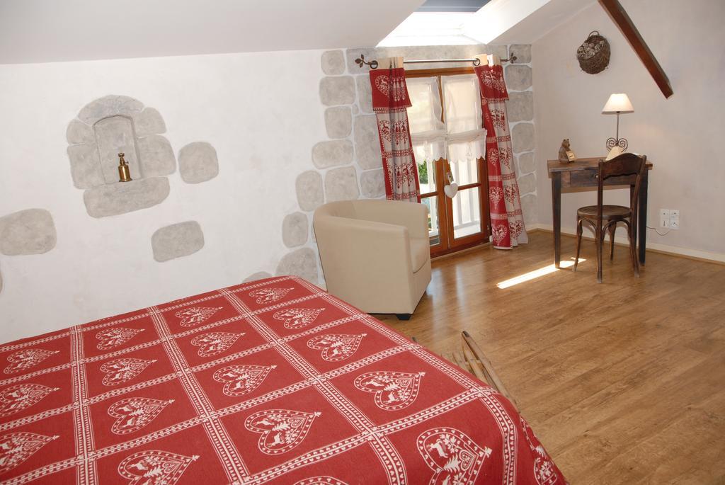 Bed and Breakfast L'Estapade Des Tourelons Сен-Жан-ан-Руаян Экстерьер фото