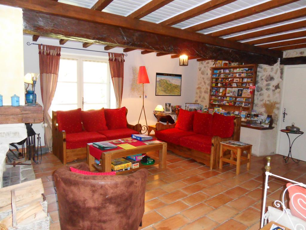 Bed and Breakfast L'Estapade Des Tourelons Сен-Жан-ан-Руаян Экстерьер фото